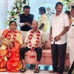 இராமதாஸ் – சுசிலா 50 ஆவது திருமண நாள் – மாலை மாற்றிக் கொண்ட போது எடுத்தப்படம்